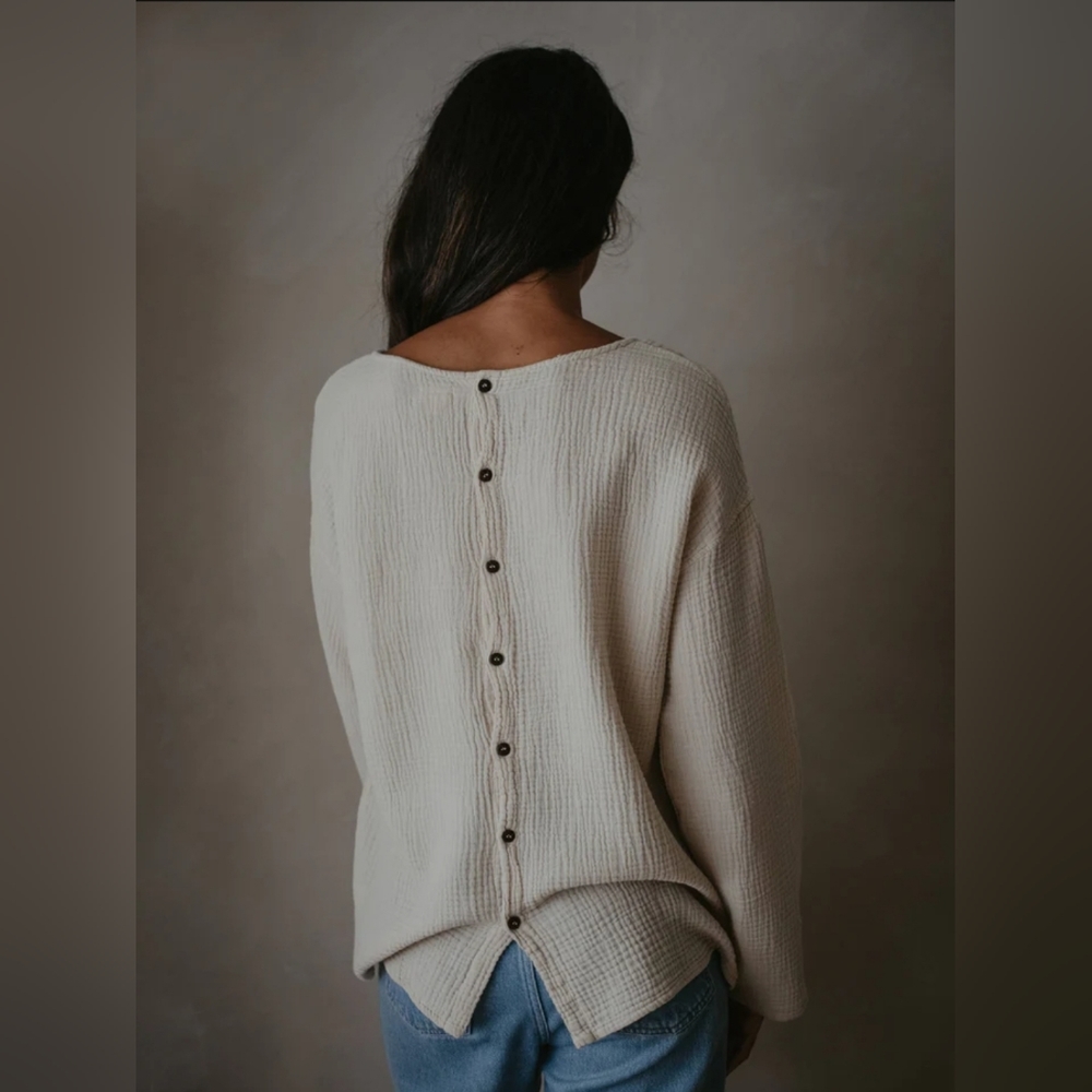Simple Folk Button Back Top